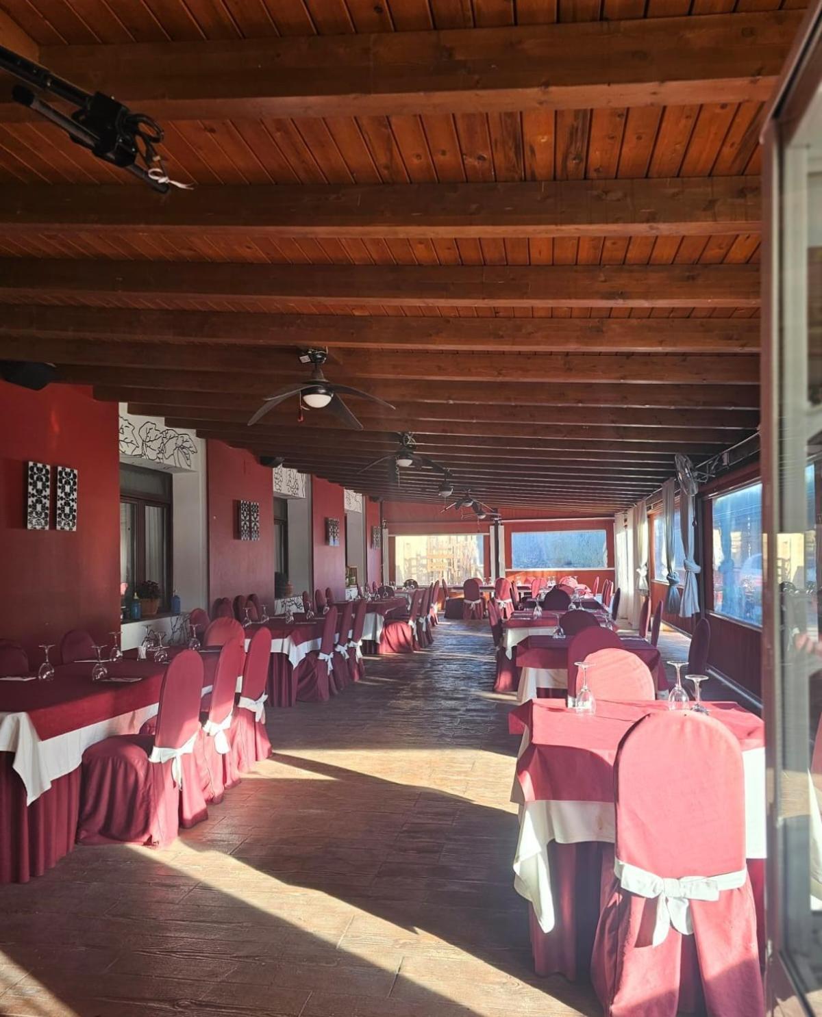 Hotel Restaurante El Patas Corral de Almaguer Bagian luar foto
